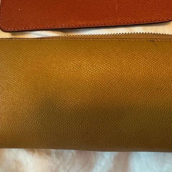 Coach Accordion Checkbook Zip Wallet Tan - Picture 4 of 7